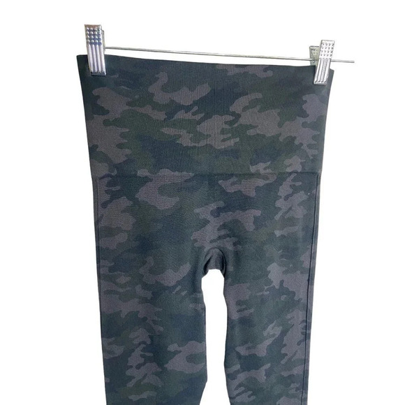 SPANX Look at Me Now Seamless Black Camo Leggings-sz Small - Picture 7 of 9